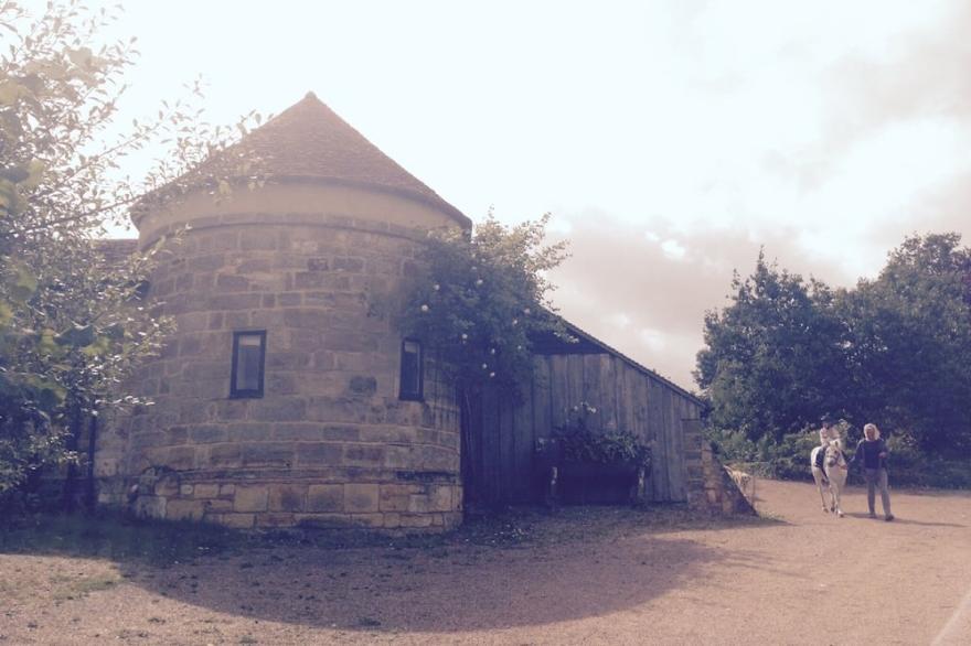 Beautifully Converted Oast House In An Idyllic Setting