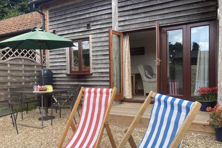 BUTTERCUP COTTAGE  in beautiful Devon countryside.