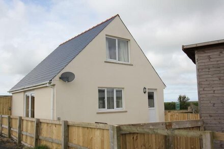 Glenside Cottage with private hot tub