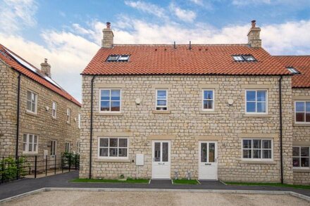 Pinfold Cottage - Three Bedroom House, Sleeps 6