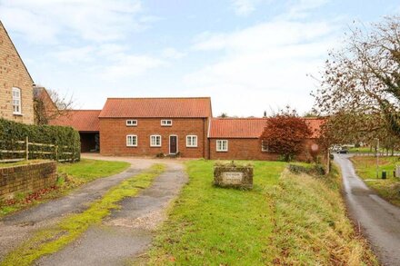 BALMEDIE, family friendly, character holiday cottage in Binbrook