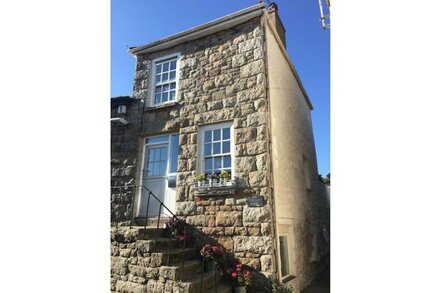 The Loft House - a beautiful 3 storey cottage