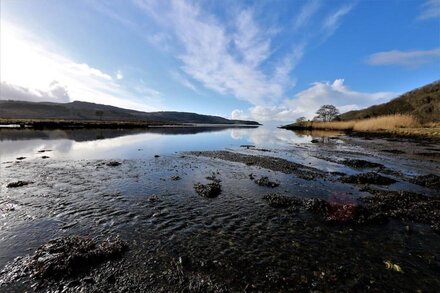 The Lodge Sleeps 6 - Private Cosy Cottage, Pets Welcome, Large Garden