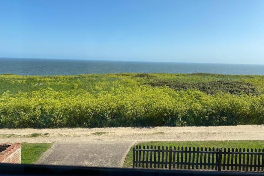 Beautiful House Fabulous Seaviews & Quiet Location  in Mundesley