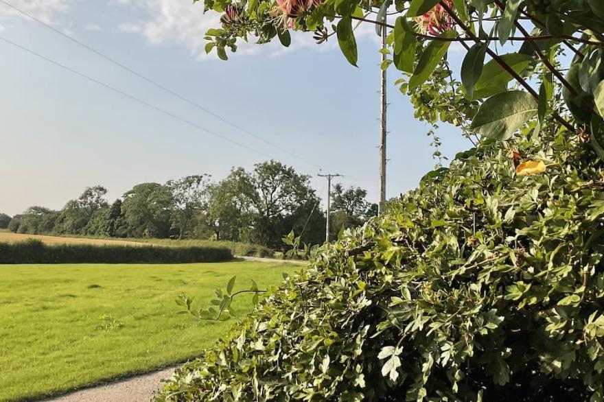 North Yorkshire Barn, Peaceful Farm Stay With Beautiful Views