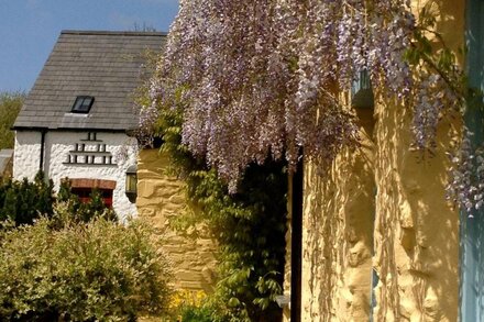 'Award Winning' Beautiful 170 Year Old Pembrokeshire Stone Holiday Cottage