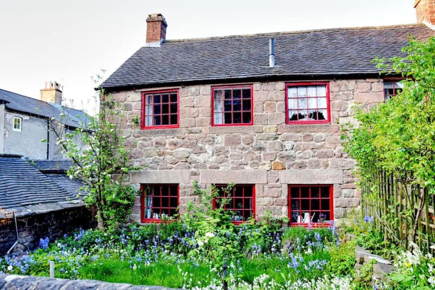 Historic Cottage in a Traditional Mill Village