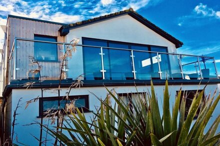 Family Home | Walk to Beach | Sea Views | Beach & Surf |