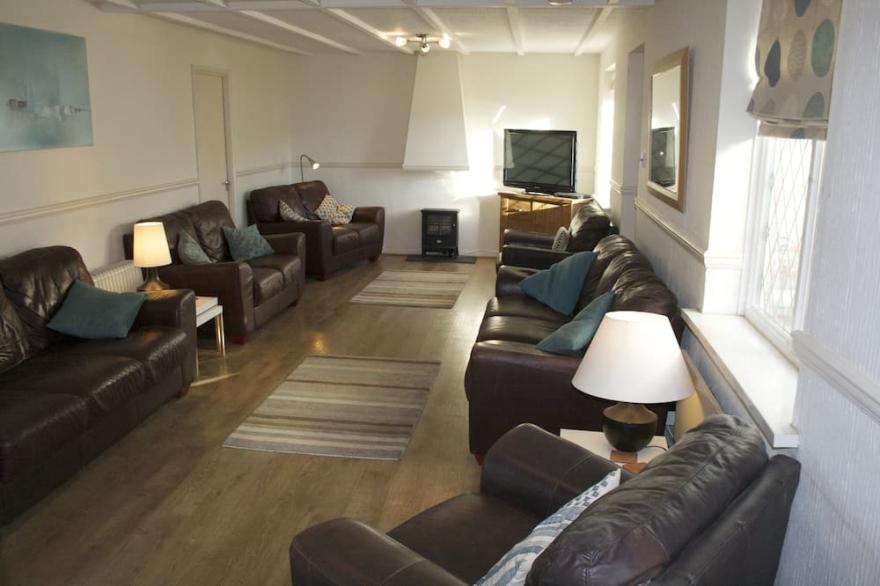Detached house in family friendly village with shared use of indoor heated pool