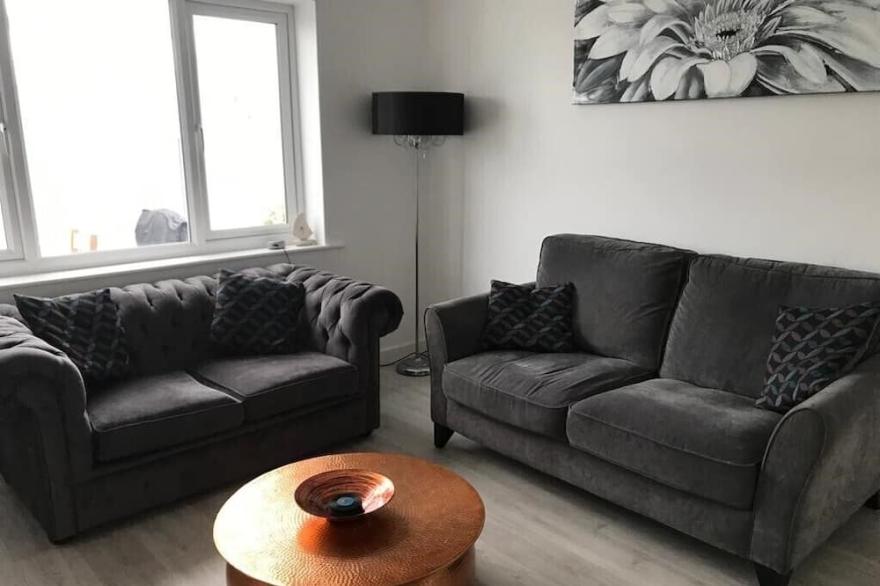 OYSTER BEACH COTTAGE - NEWLY REFURBISHED - 2 Bed Holiday Home