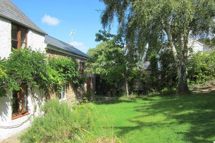 Brilliant cider barn on the edge of dean's forest