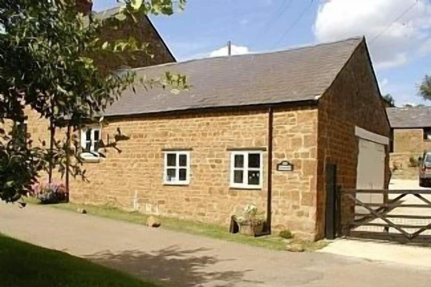 Cosy Period Cottage In Unspoilt Village On The Edge Of The Cotswolds