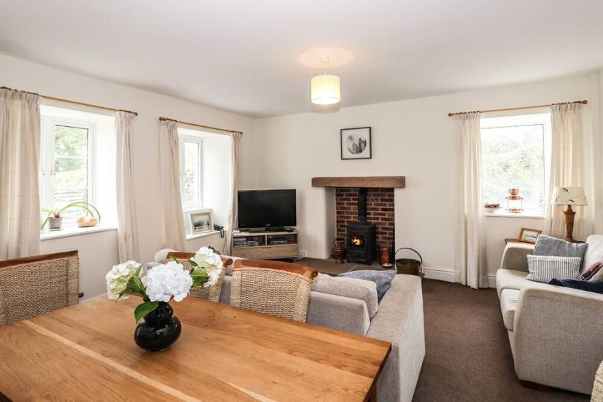 HILBER COTTAGE, family friendly, with open fire in Ambleside