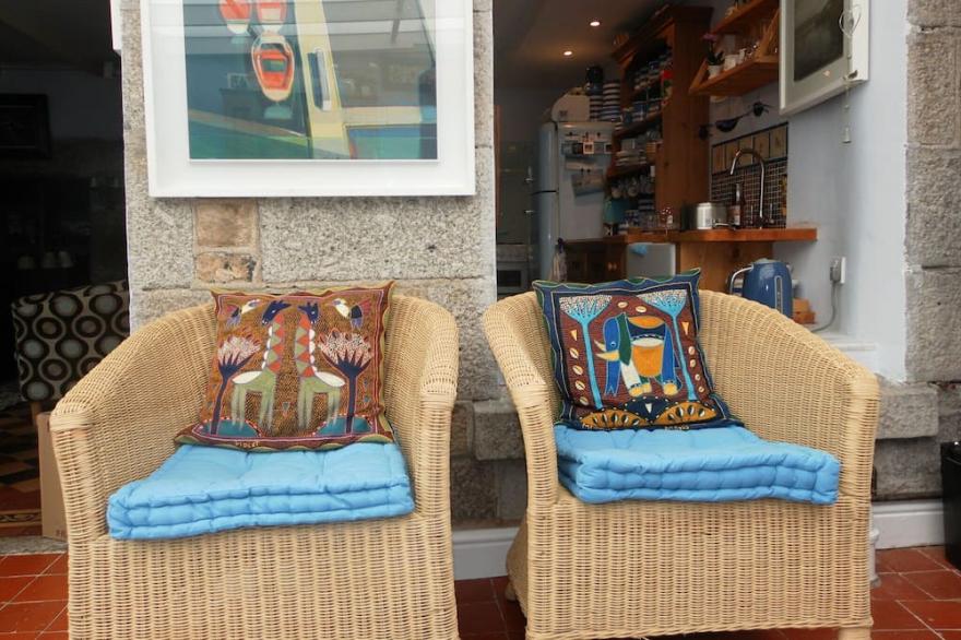 Charming Fisherman's Cottage in lovely fishing port close to Penzance