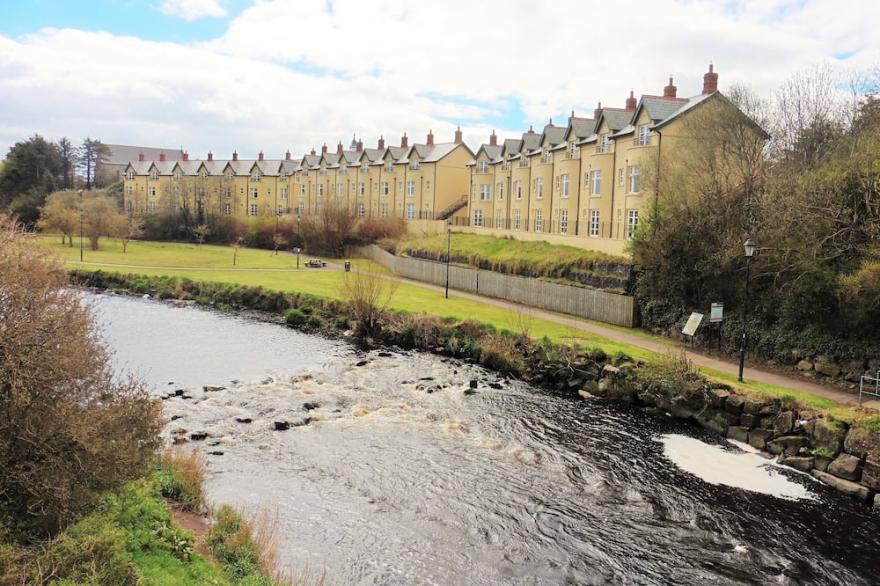 Ben-Ry Cottage, Luxury Accomodation With Magnificient River Views Over Bushmills