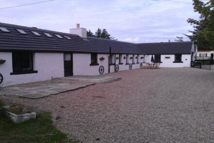 The Old Tea Shop traditional holiday cottage wood-fired hot tub (extra charge)