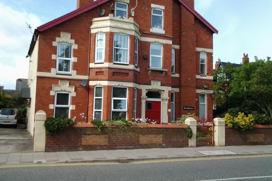 Luxury Holiday/Business Accommodation In Heart Of West Kirby