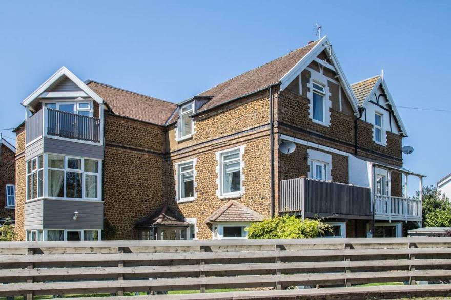 Large, Family &  Pet Friendly, 3 Storey House In Hunstanton, Close To The Beach