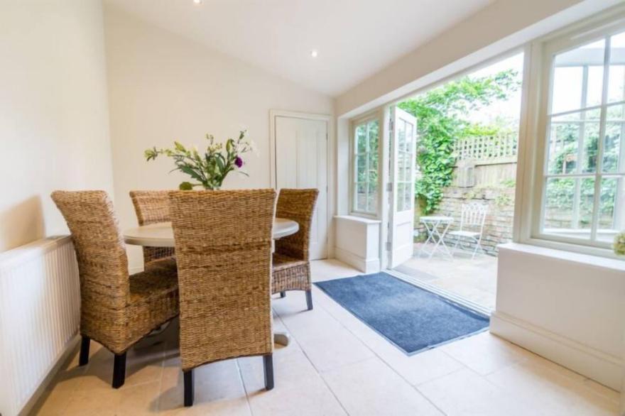 34 St Olave's  - sleeps 7 guests  in 3 bedrooms