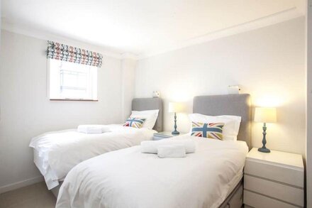 Stunning 2bed/2.5bath mews house in Chelsea SW1