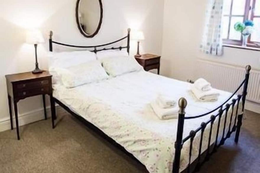 Erw Rhys - sleeps 6 guests  in 3 bedrooms
