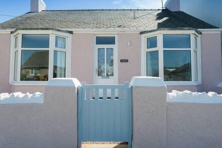 Treforris -  a coastal that sleeps 8 guests  in 4 bedrooms