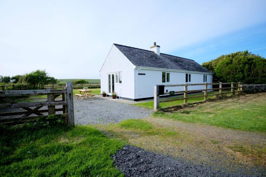 Penlon -  a dog that sleeps 4 guests  in 2 bedrooms