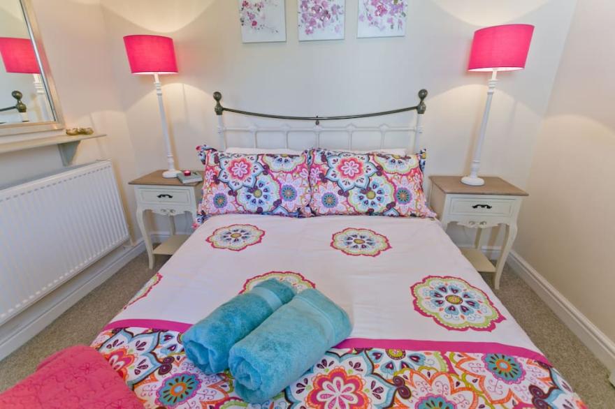 Penlon -  a dog that sleeps 4 guests  in 2 bedrooms