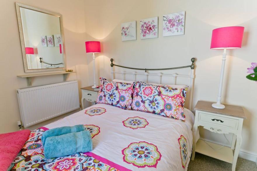 Penlon -  a dog that sleeps 4 guests  in 2 bedrooms