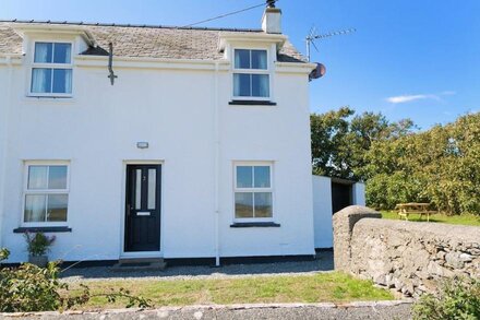 Penrhyn Gwyn -  a sea view that sleeps 4 guests  in 2 bedrooms