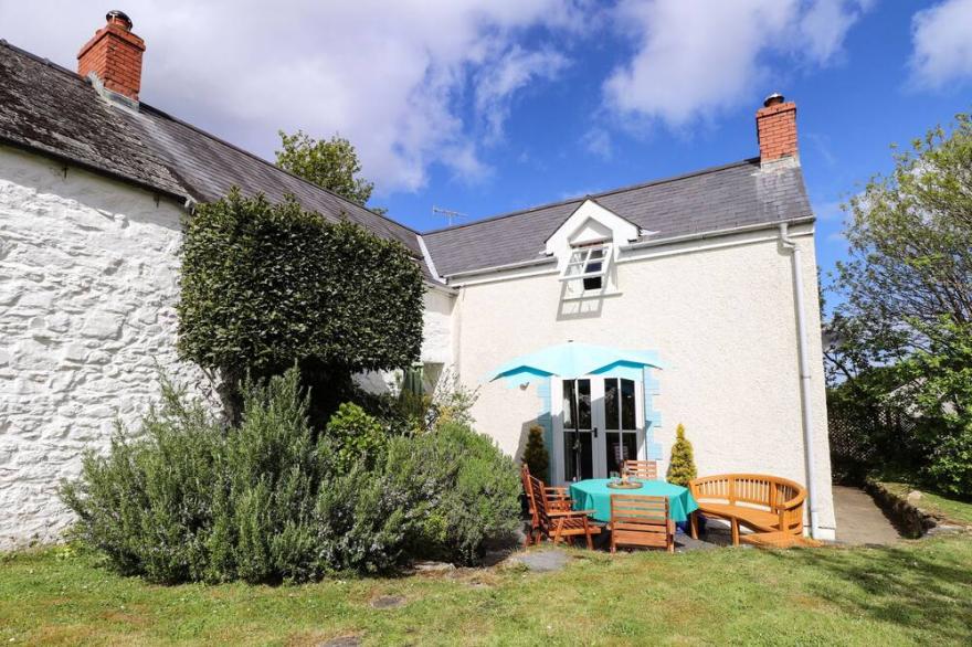 TYDDYN BACH, Family Friendly In Newport, Pembrokeshire