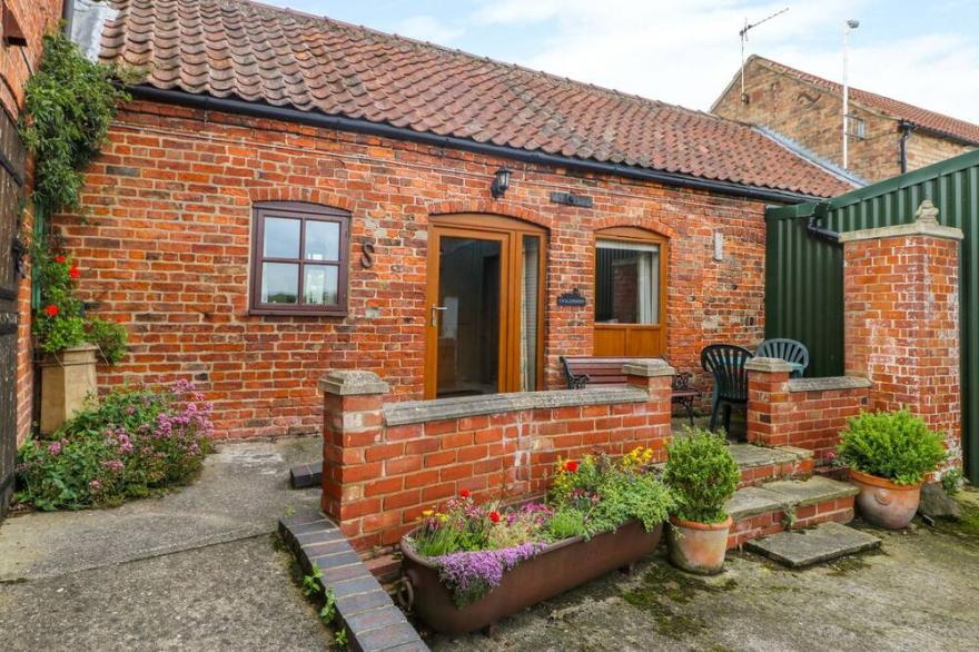 TICKLEPENNY, Pet Friendly, Character Holiday Cottage In Louth