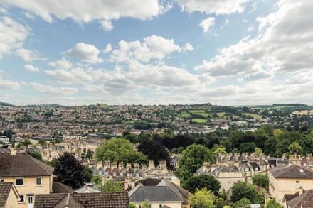 Bath Penthouse with amazing views and lift access