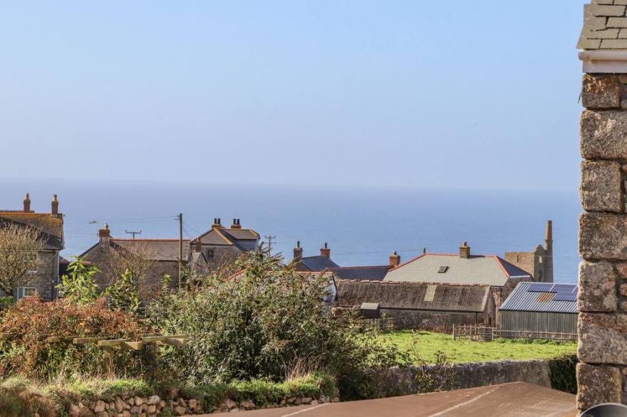 BAL AN MOR, pet friendly, character holiday cottage in Pendeen