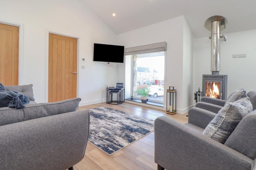 BAL AN MOR, pet friendly, character holiday cottage in Pendeen