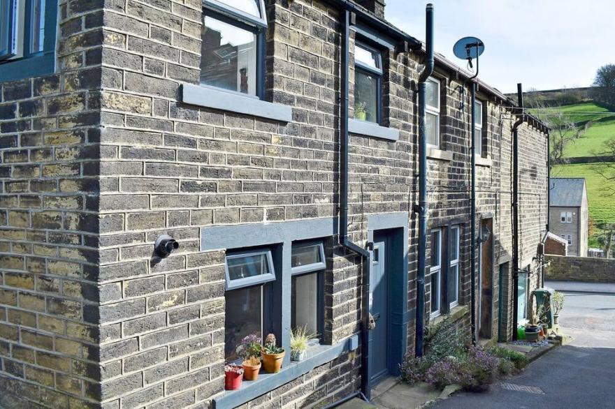 2 Bedroom Accommodation In Holmfirth