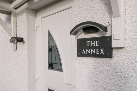 THE ANNEX, pet friendly, with a garden in Ulverston