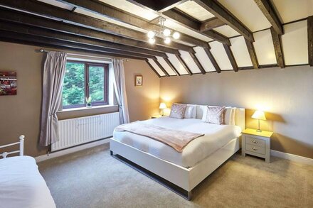 Host & Stay | Larpool Mews Holiday Home