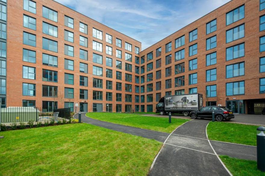Stunning 2 Bed Apartment In Central Birmingham