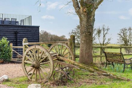 The Hayloft -  The Hayloft -  beautiful location with hot tub