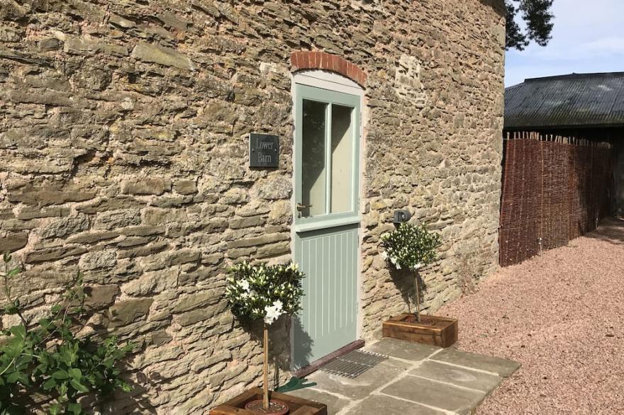 LOWER BARN, Character Holiday Cottage, With Open Fire In Peterchurch