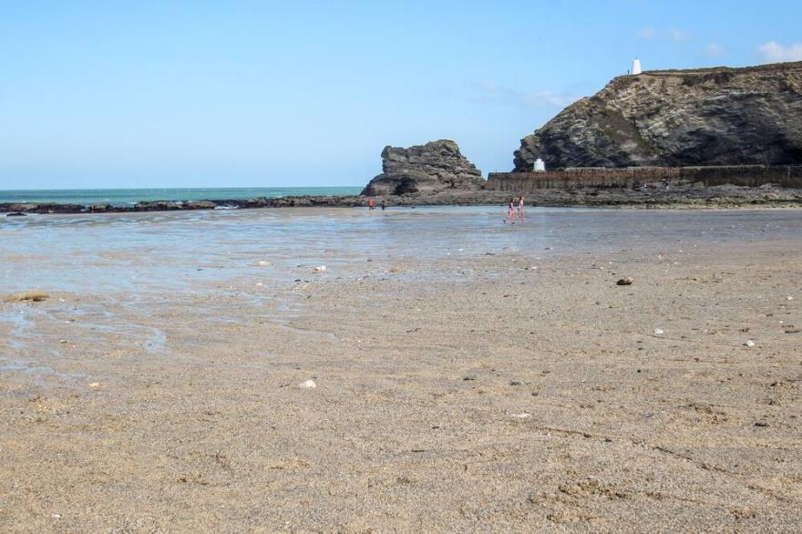 KLYSA, pet friendly, character holiday cottage in Camborne