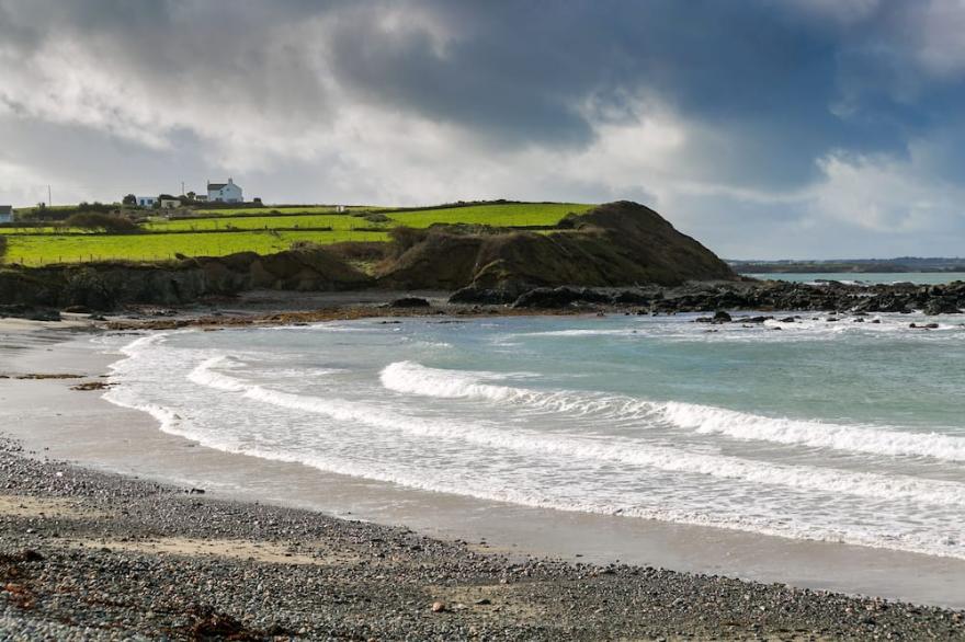 Cysgod y Llanw- a hideaway on one of Anglesey's quietest beaches