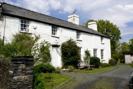 Stunning Welsh Farmhouse Overlooking Dyfi Estuary.4 star rated with 