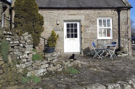 Delightful stone cottage on Hadrians Wall in Northumberland National Park