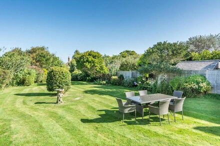 Large beach house by the sea the near Goodwood, Arundel and the South Downs