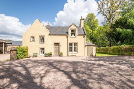 A traditional 3 bedroomed farmhouse close to St Andrews