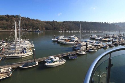 34 DART MARINA in Dartmouth