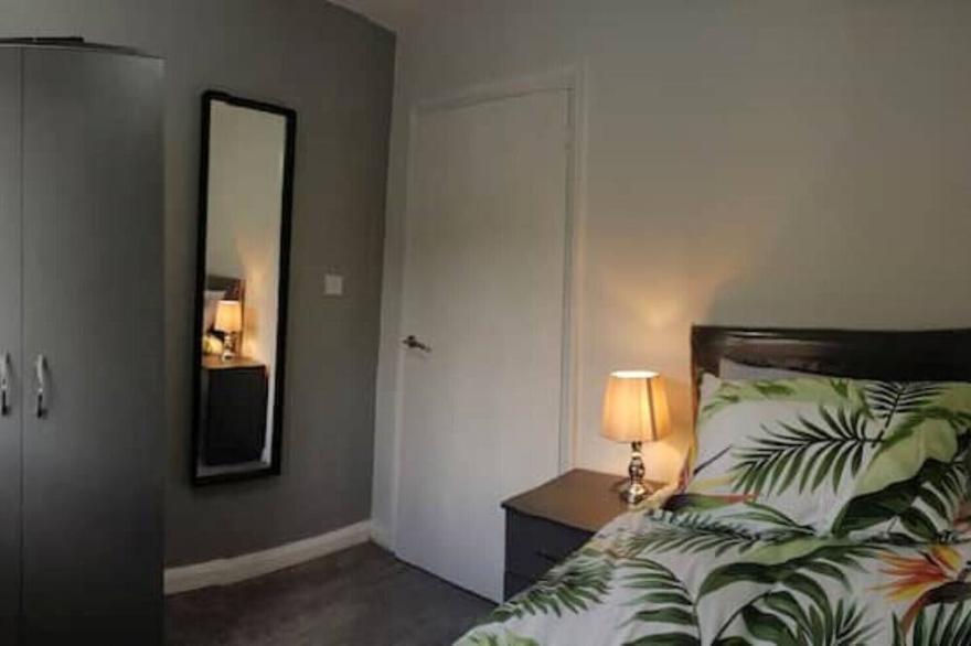 Cheerful 3 Bedroom Apartment