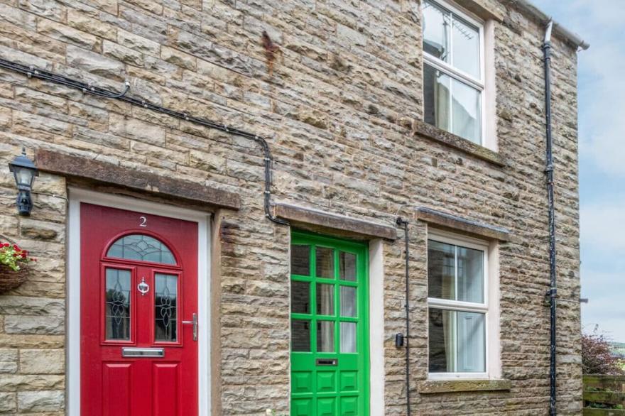 1 Rose Cottage - Three Bedroom House, Sleeps 5
